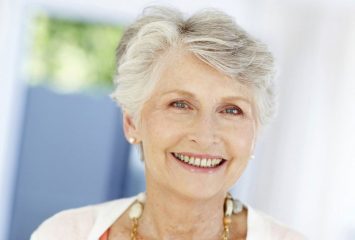 Что подарить женщине на 70 лет